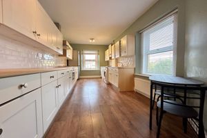 23' Kitchen/Breakfast Room- click for photo gallery